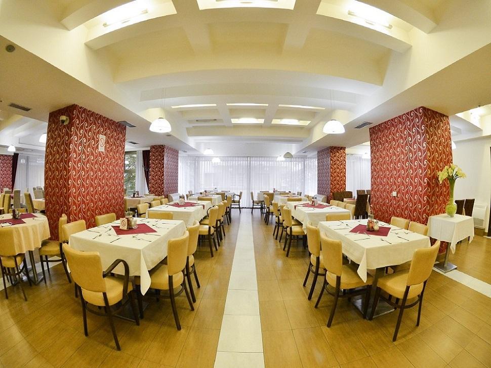 Hotel Putnik Novi Sad Luaran gambar