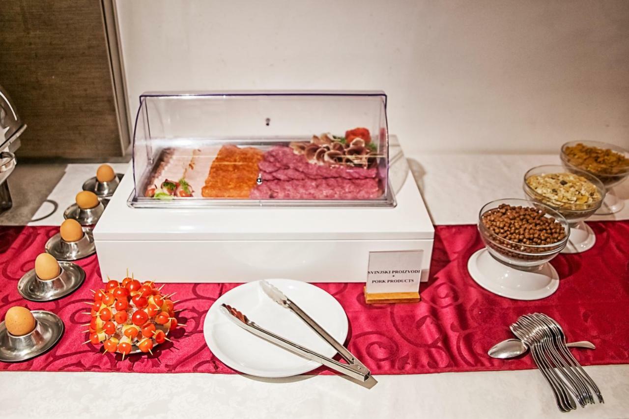 Hotel Putnik Novi Sad Luaran gambar