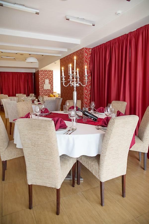 Hotel Putnik Novi Sad Luaran gambar