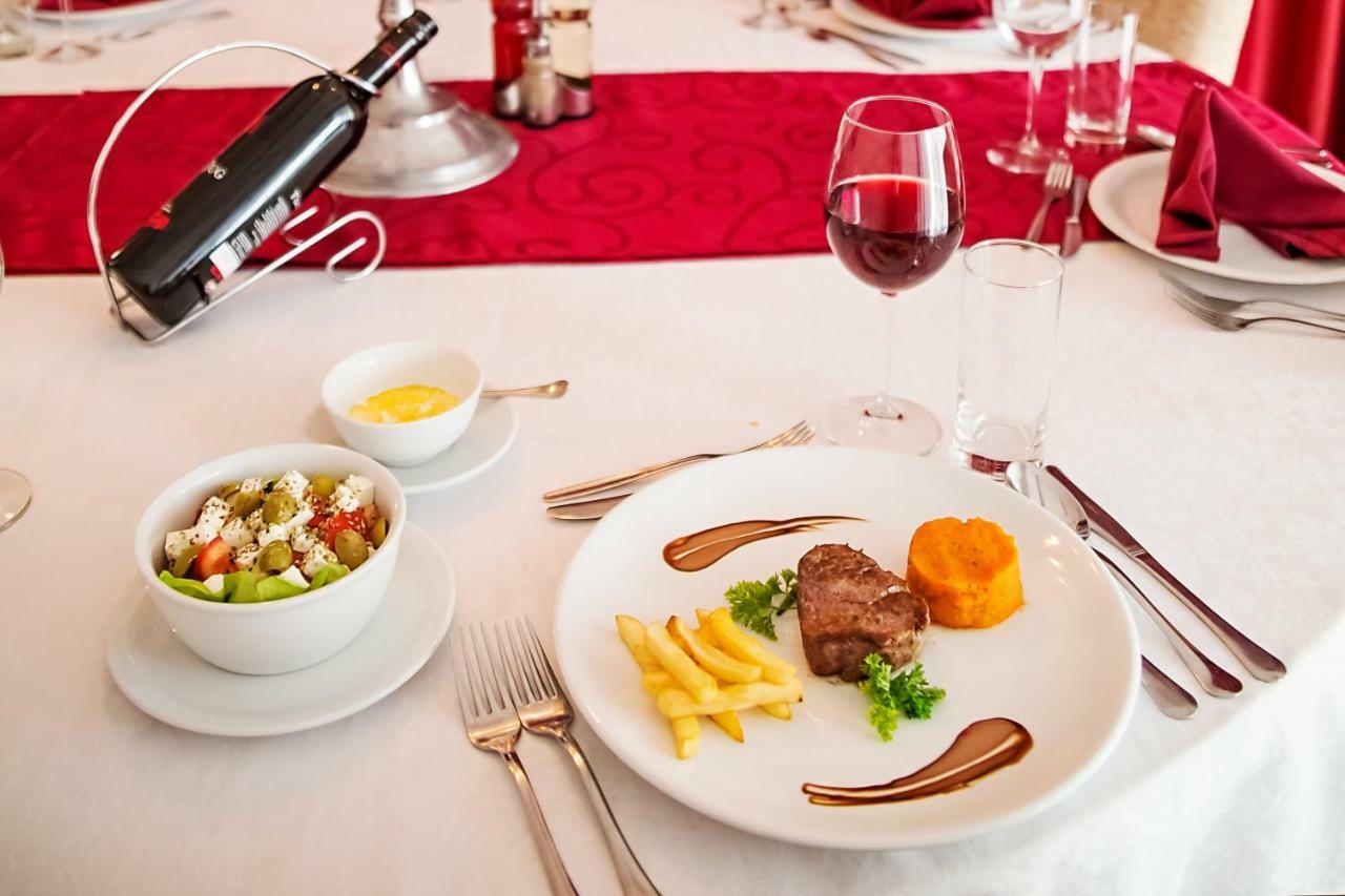 Hotel Putnik Novi Sad Luaran gambar
