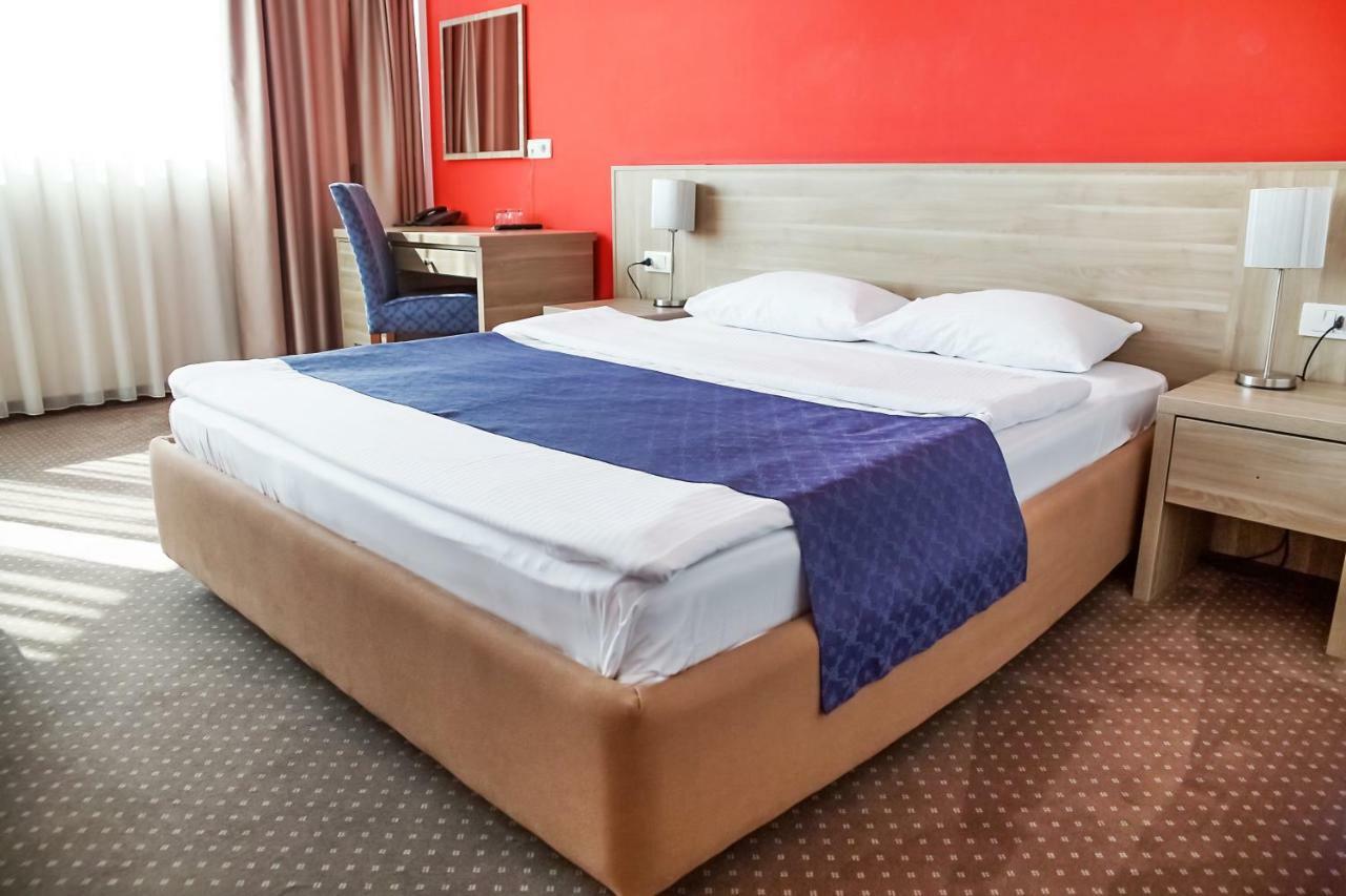 Hotel Putnik Novi Sad Luaran gambar