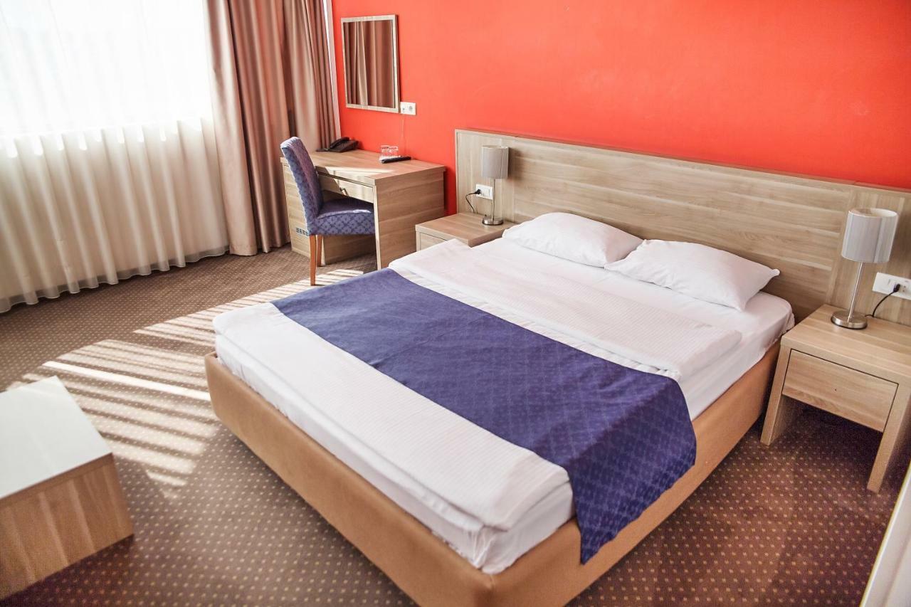 Hotel Putnik Novi Sad Luaran gambar